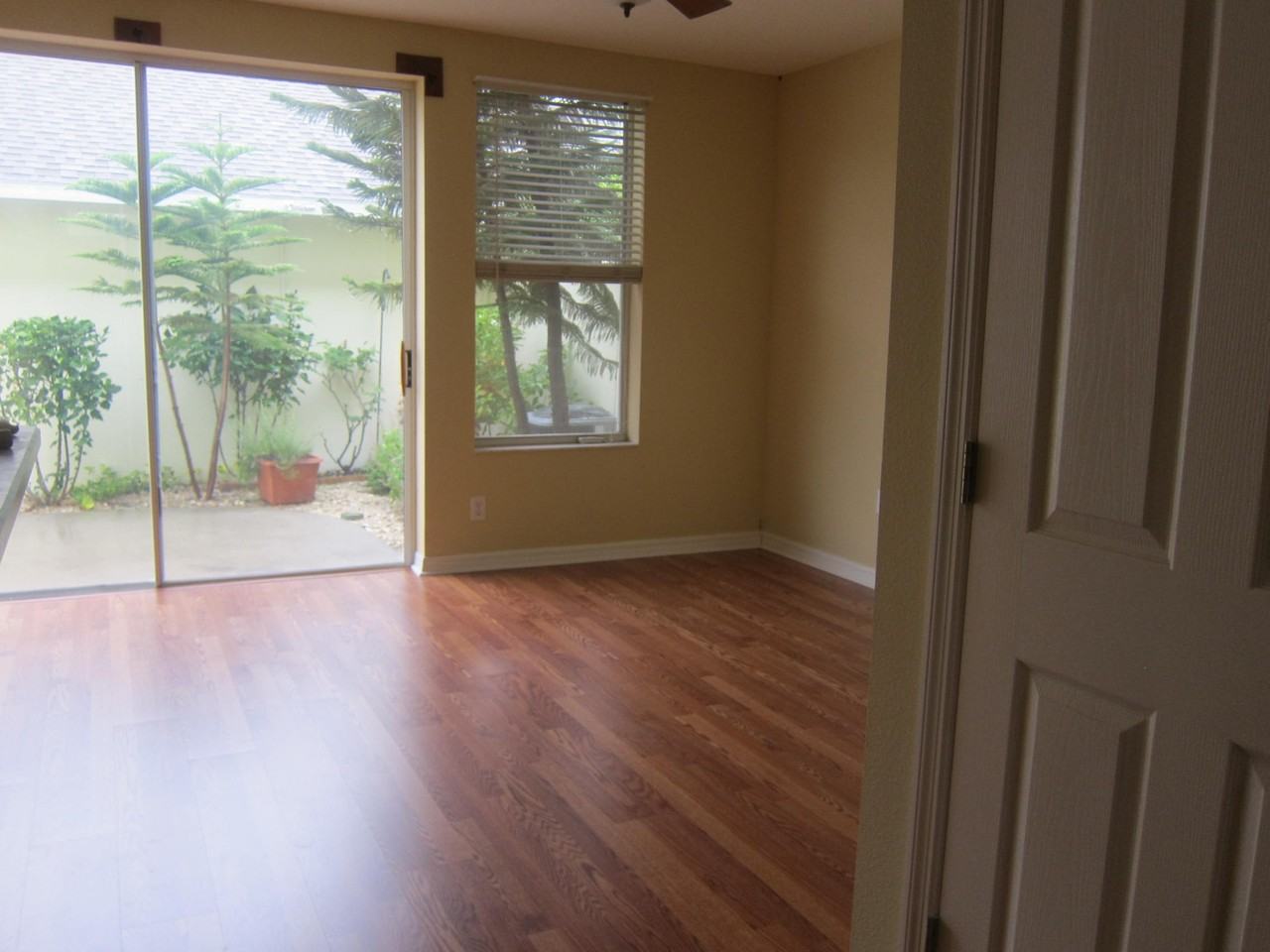 9819 W Park Village Dr - Photo 3 of 15