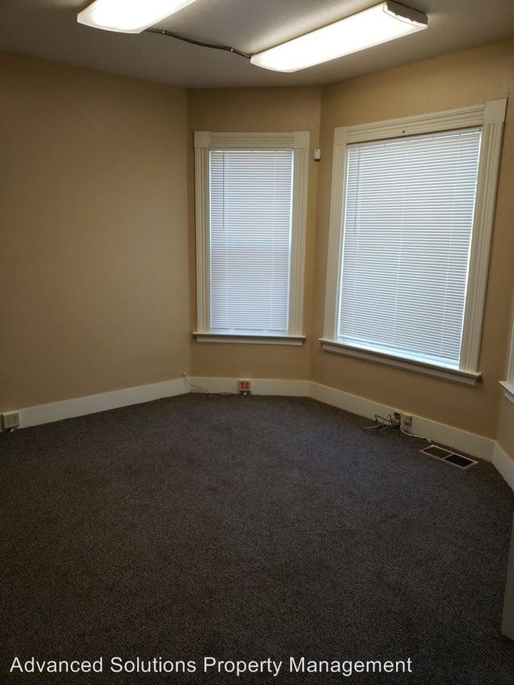 2343 Court St - Photo 3 of 11