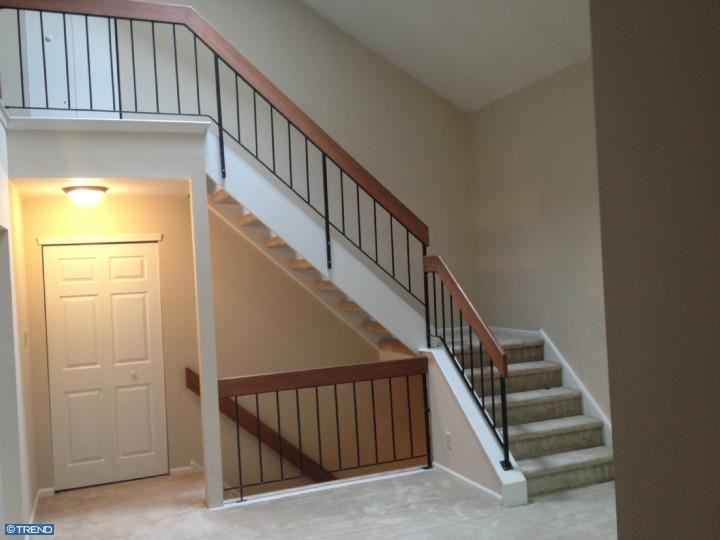 1004 Aberdeen Ln - Photo 3 of 17