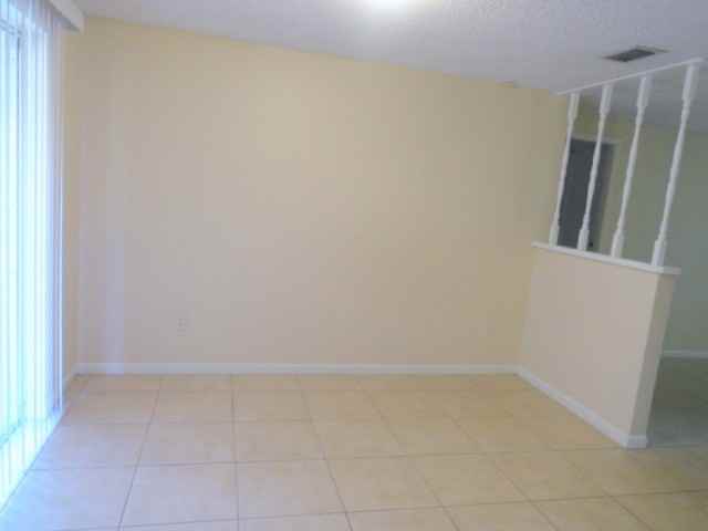 16141 Foxfire Dr - Photo 3 of 11