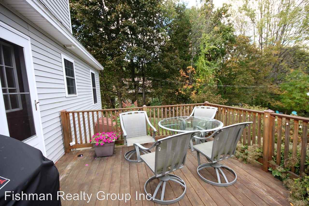 5 Eastman Ave - Photo 2 of 12