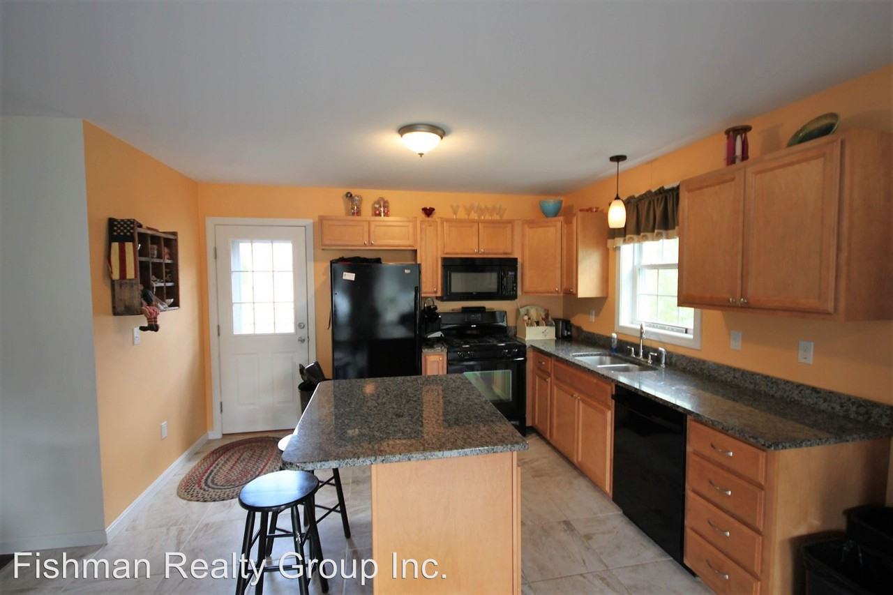 5 Eastman Ave - Photo 3 of 12