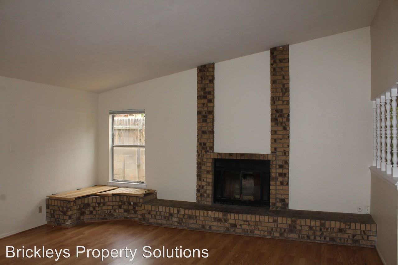 12737 Tomlinson Dr SE - Photo 2 of 23