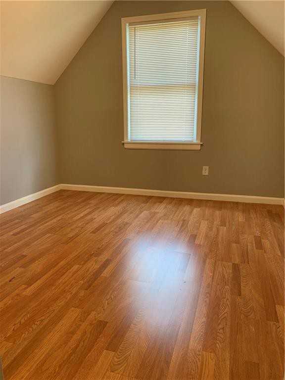 133 Franklin Ave - Photo 3 of 6