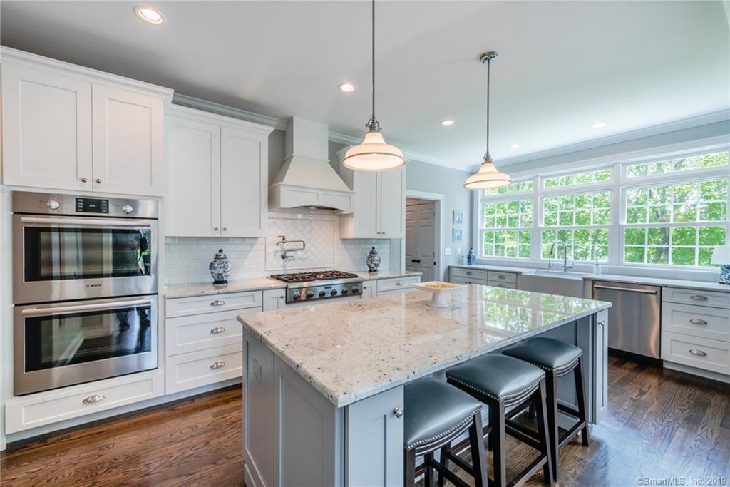 51 Robin Hill Rd - Photo 2 of 22