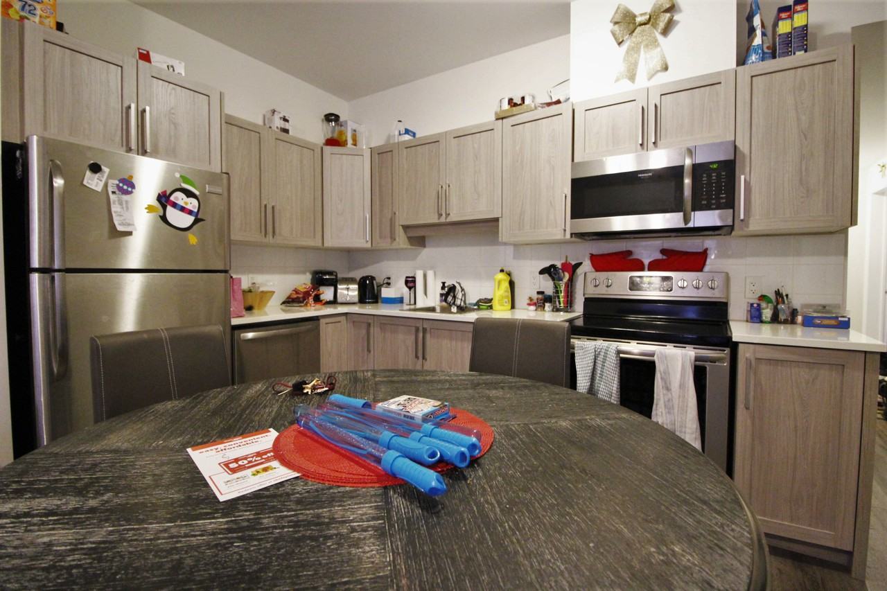 84 Russell Avenue - Photo 2 of 9