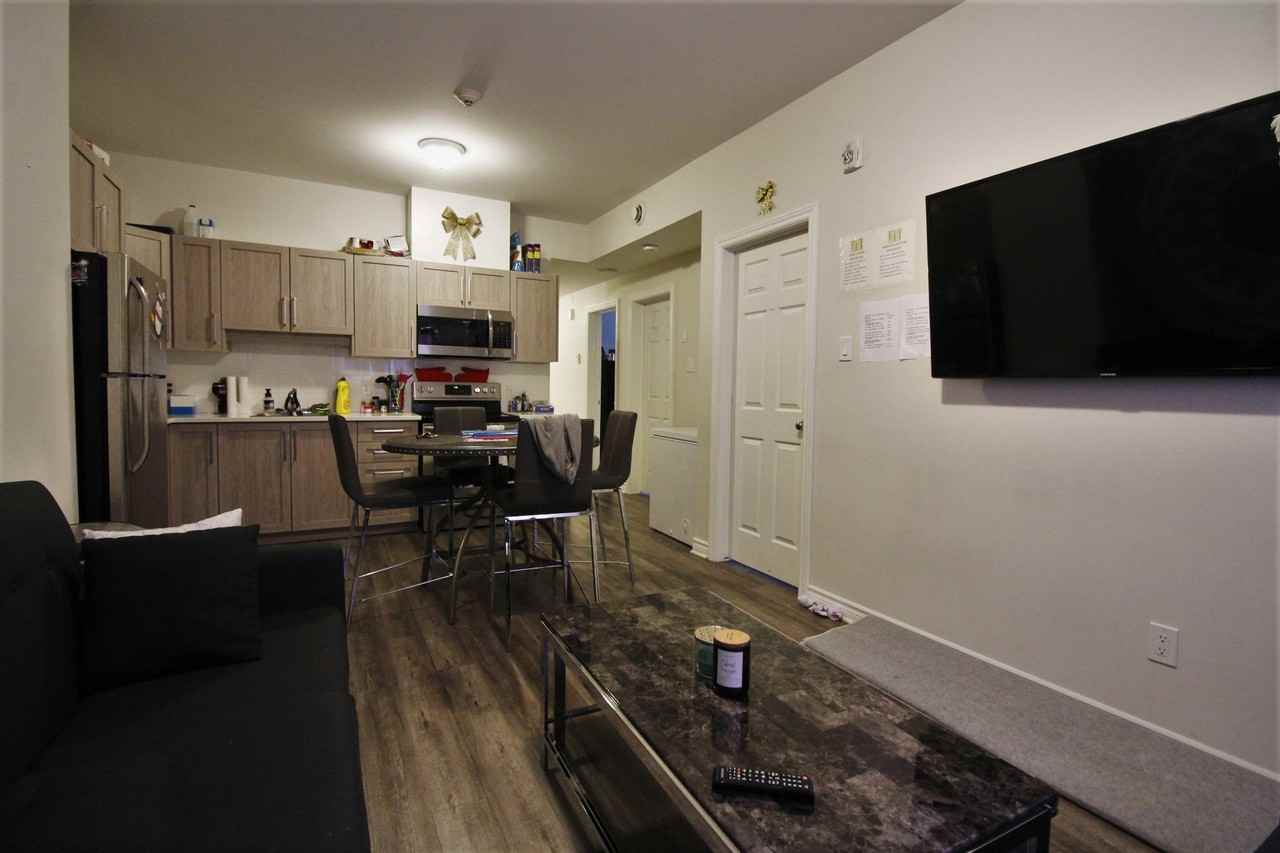 84 Russell Avenue - Photo 3 of 9