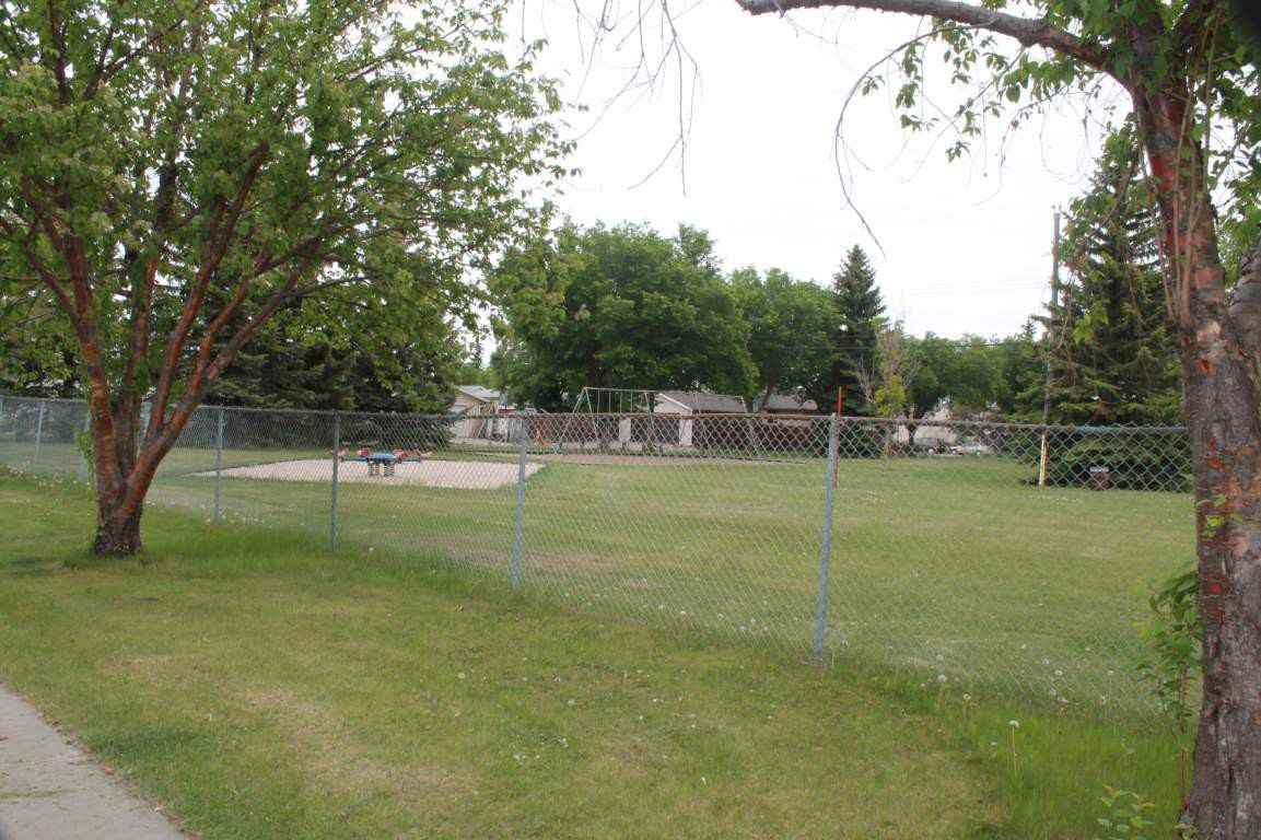 13528 - 139 Street NW - Photo 2 of 18