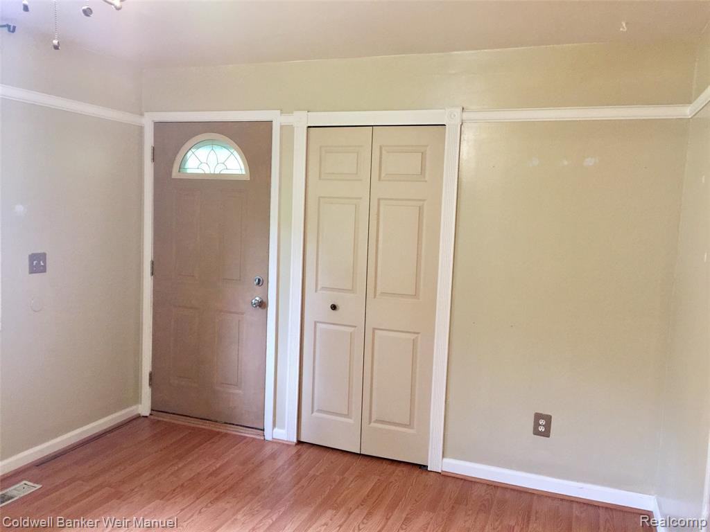 10905 Jackson Ct - Photo 2 of 16