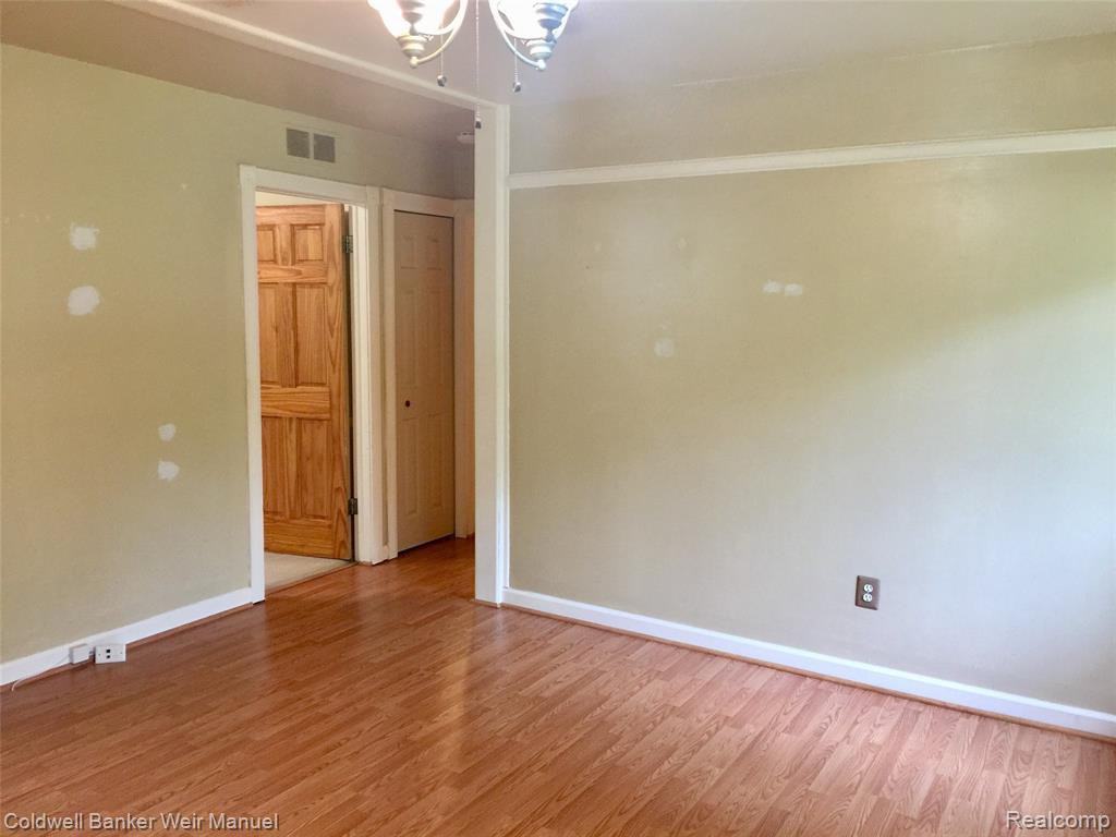 10905 Jackson Ct - Photo 3 of 16