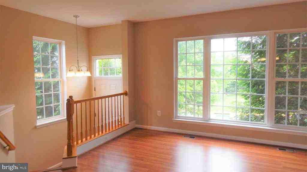 17289 Vaughn Ln - Photo 2 of 21