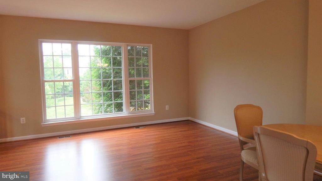 17289 Vaughn Ln - Photo 3 of 21