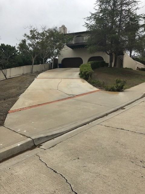 972 Surrey Dr - Photo 2 of 25