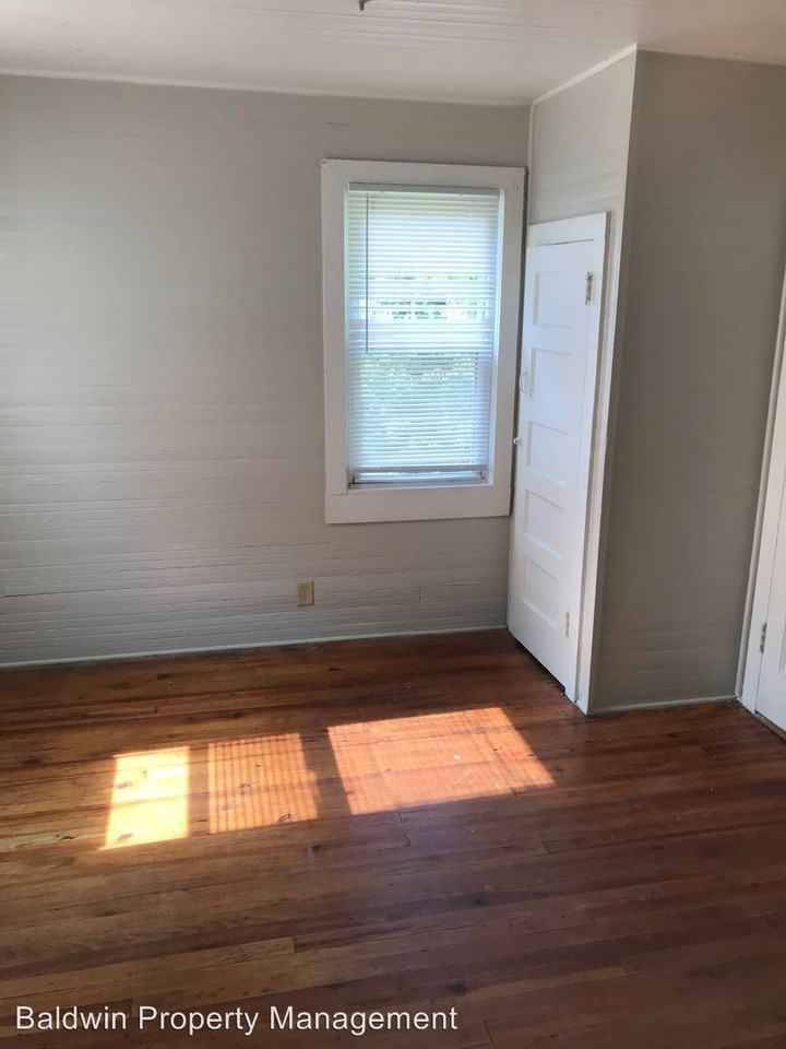 1704 Lincoln Ave - Photo 2 of 6