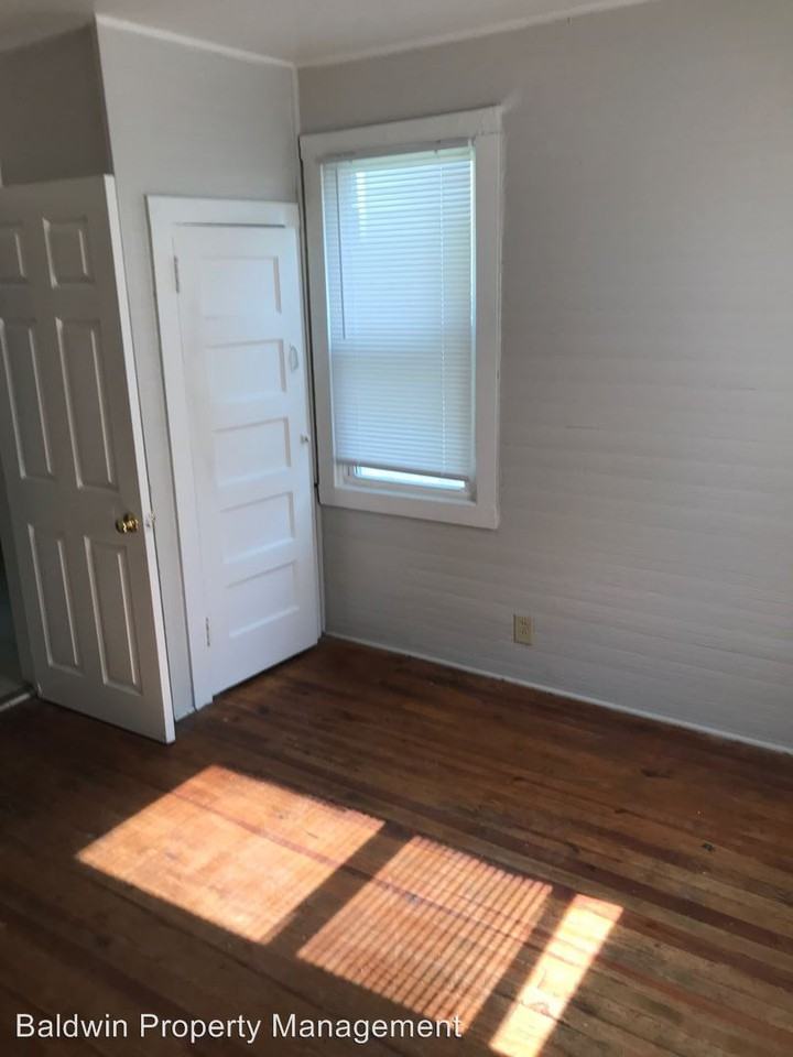 1704 Lincoln Ave - Photo 3 of 6