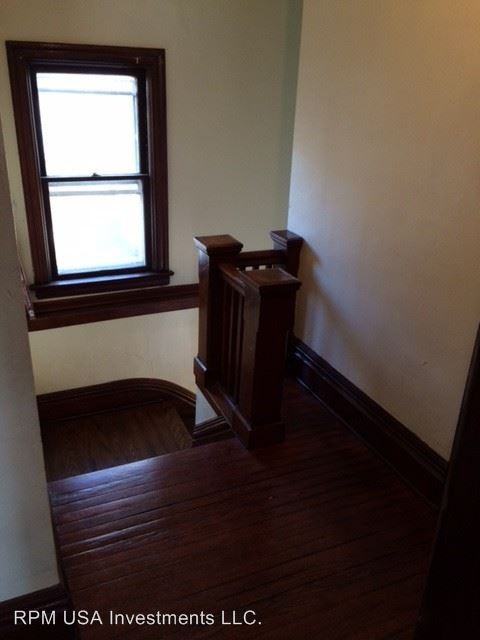 410 W Rudisill Blvd - Photo 3 of 20