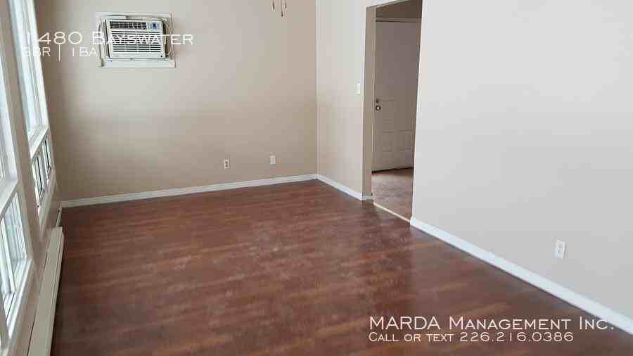 1480 Bayswater Crescent - Photo 3 of 9