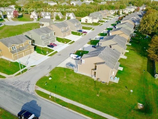 2069 S 137 St - Photo 3 of 26