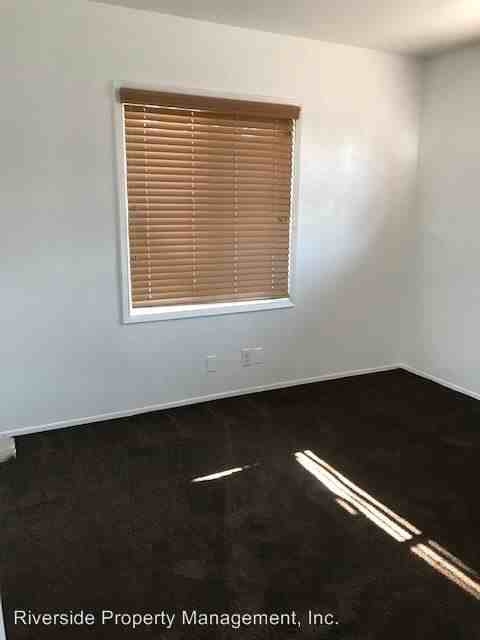 25678 6th St - Photo 3 of 8