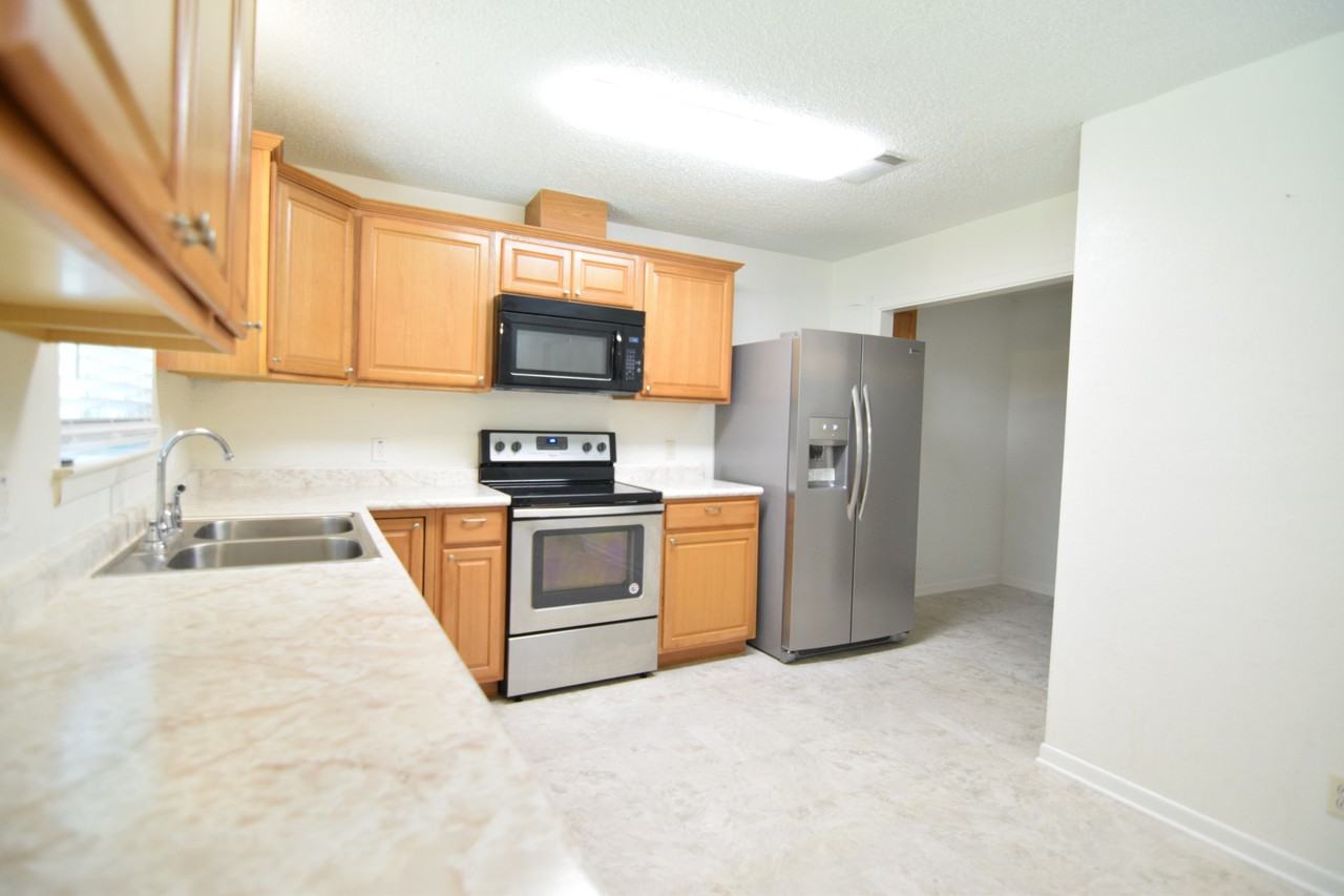 3105 Tallwood Dr - Photo 6 of 16