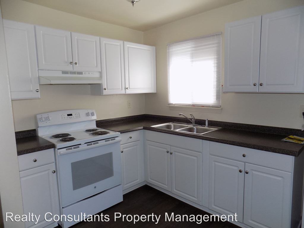 1041 Duchess Ct. - Photo 3 of 19