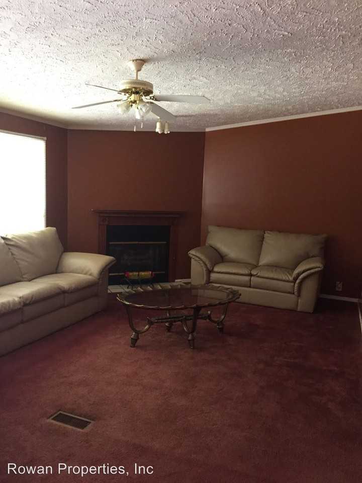 1485 Adams St - Photo 3 of 4