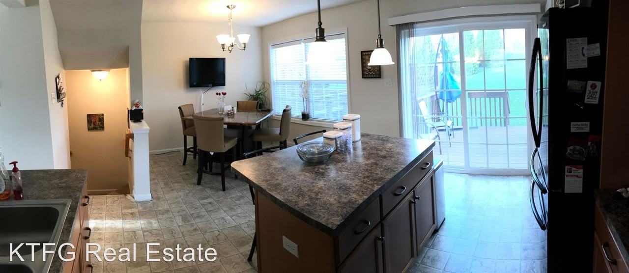 403 Birchwood Ln - Photo 3 of 11