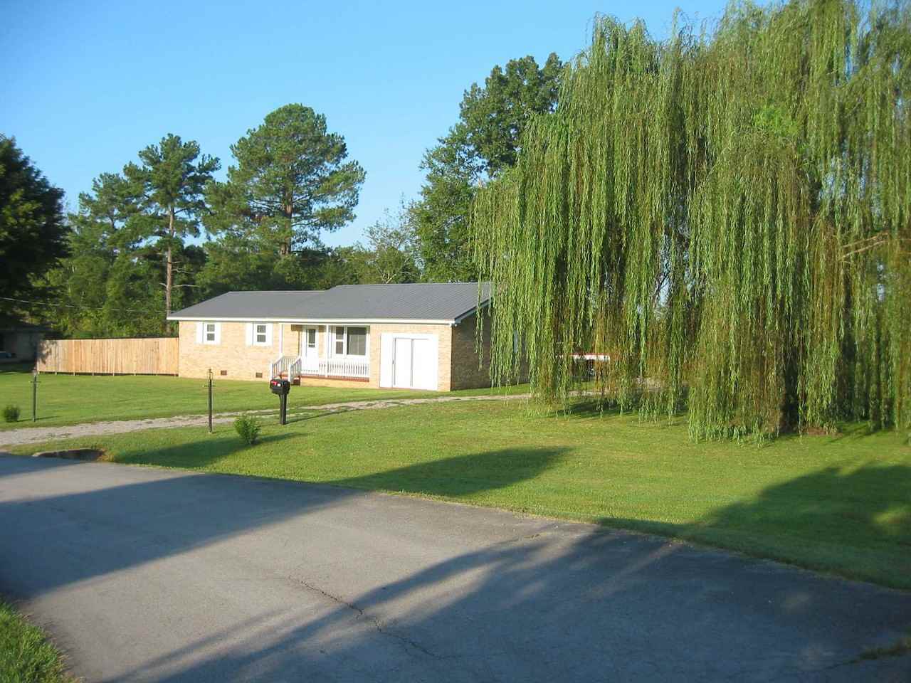 152 Thompson Dr - Photo 2 of 21