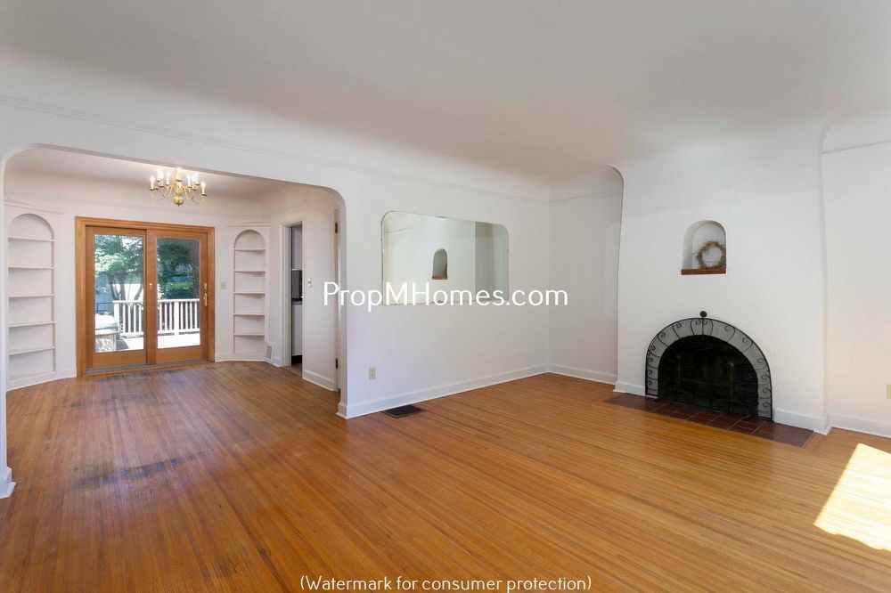 5715 SE 22nd Ave - Photo 2 of 40