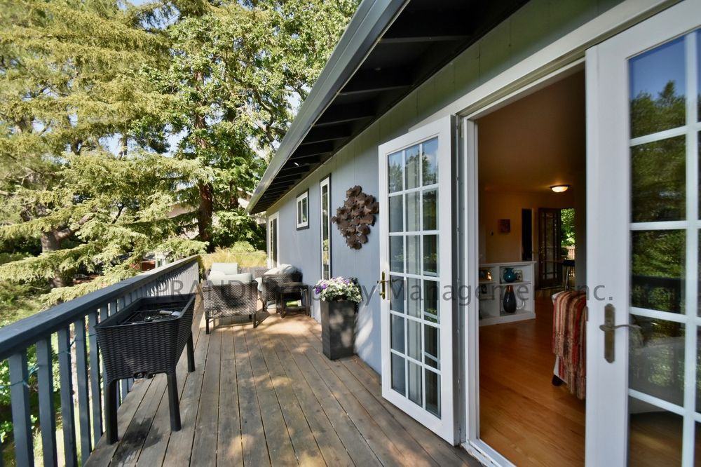 10 Island Dr - Photo 2 of 20