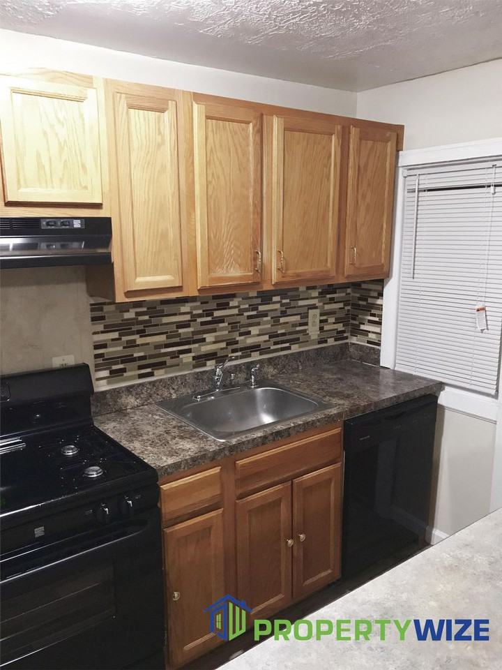 1900 Eagle Dr - Photo 3 of 22