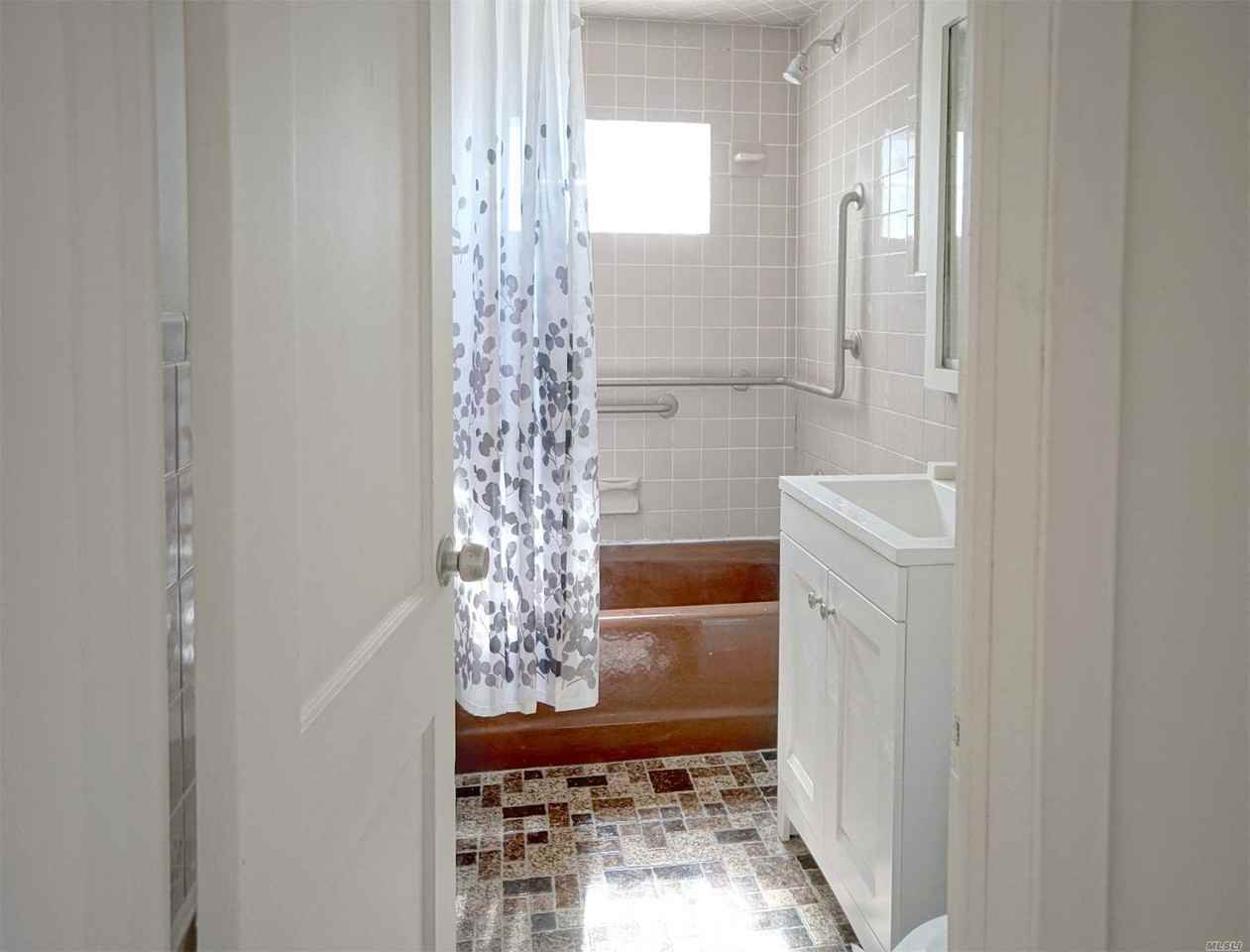 22 Hickory Rd - Photo 2 of 11