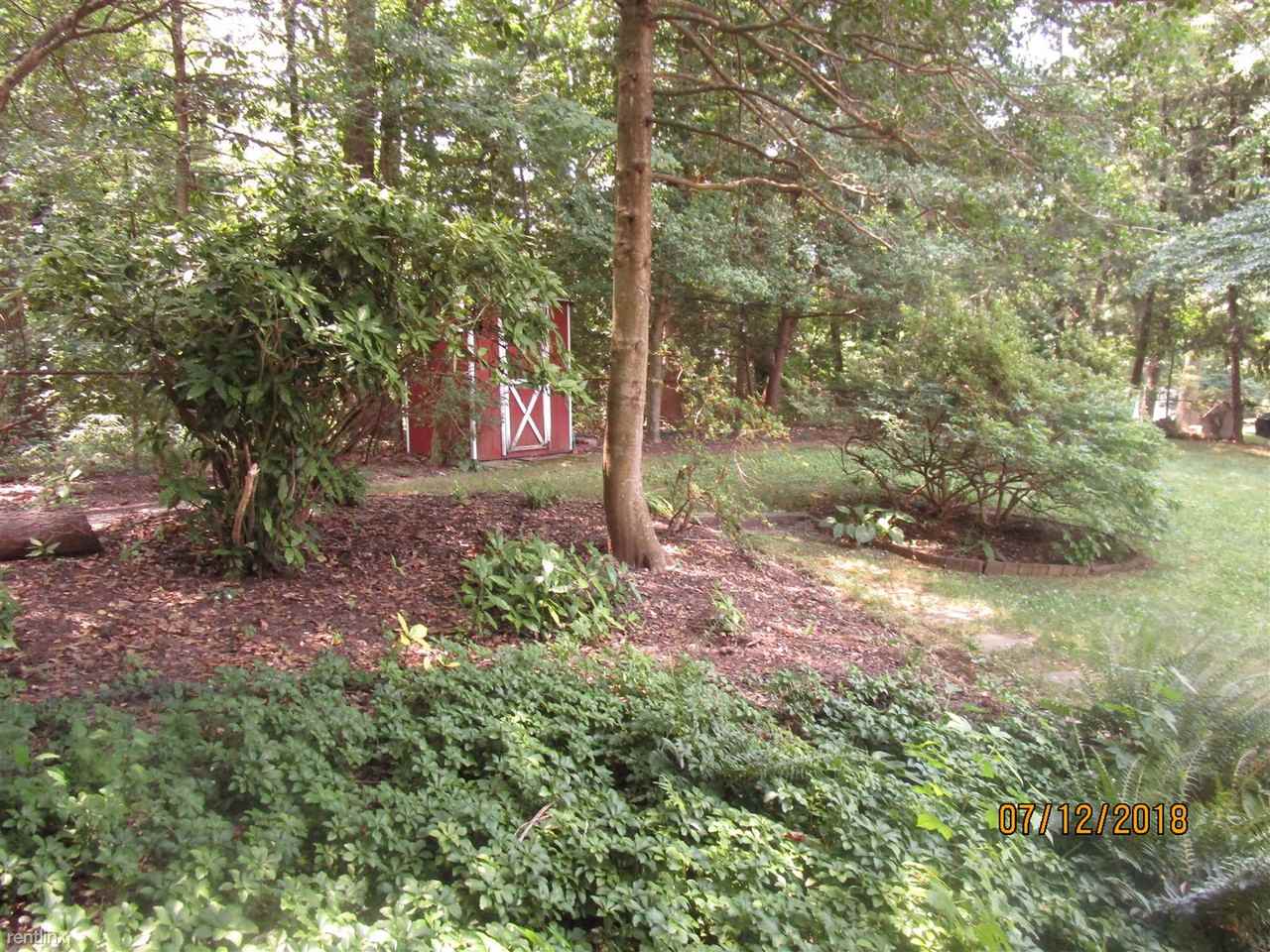 4701 Marie St - Photo 3 of 18