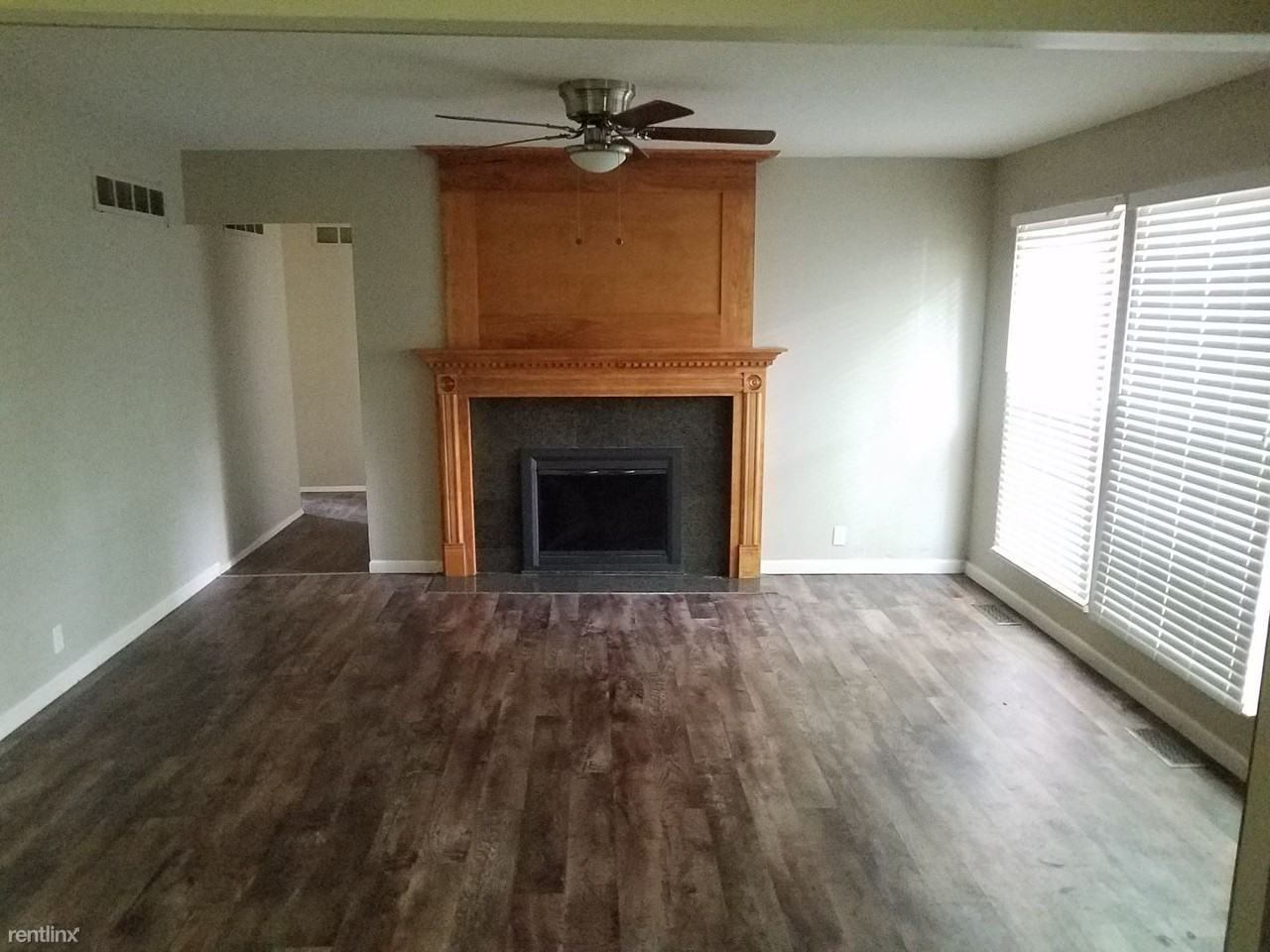 13 Cricket Ct - Photo 2 of 10