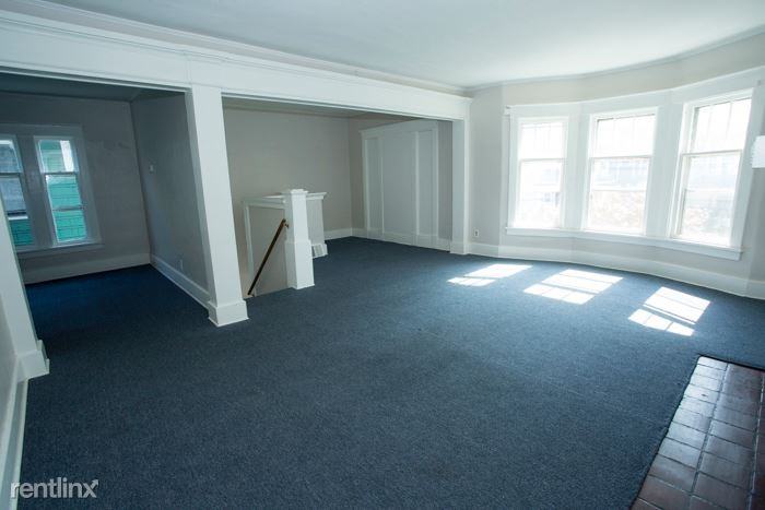86 Roanoke Parkway - Photo 3 of 12