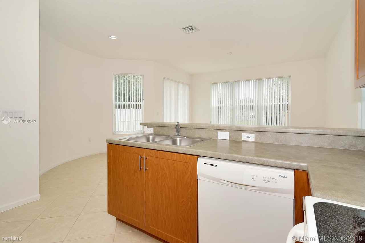 16398 SW 27th St - Photo 3 of 50