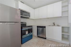 40 NW 39th St - Photo 2 of 6