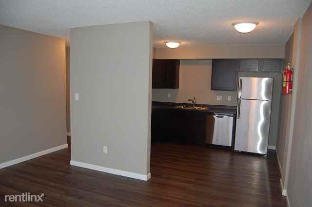 961 Miller Ave - Photo 2 of 7