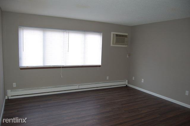 961 Miller Ave - Photo 3 of 7