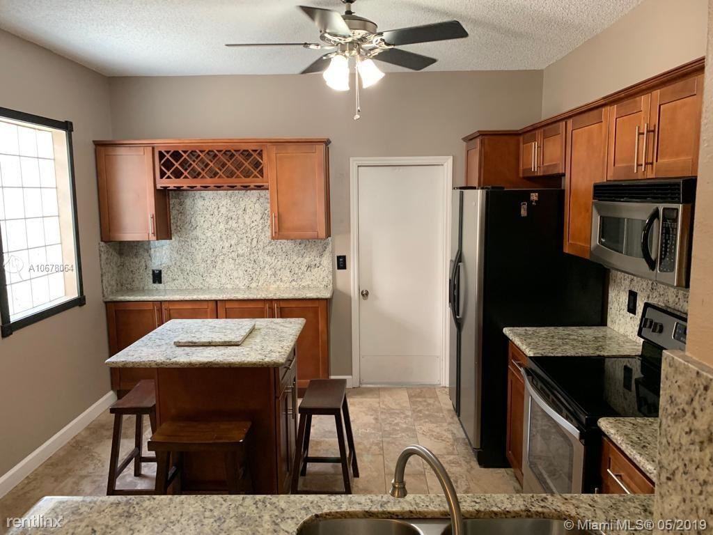 2134 Madeira Dr - Photo 2 of 11