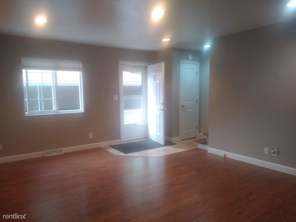 440 Ashland Ave - Photo 2 of 18