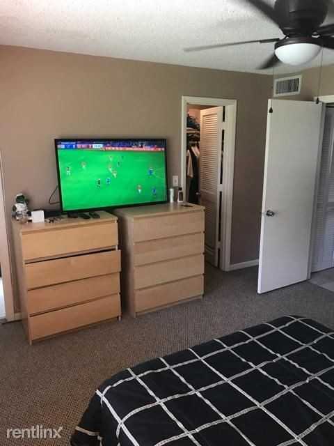 402 Lakeside Drive - Photo 3 of 10