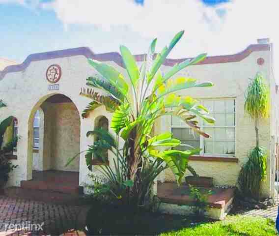 2328 SW 17th St - Photo 3 of 30