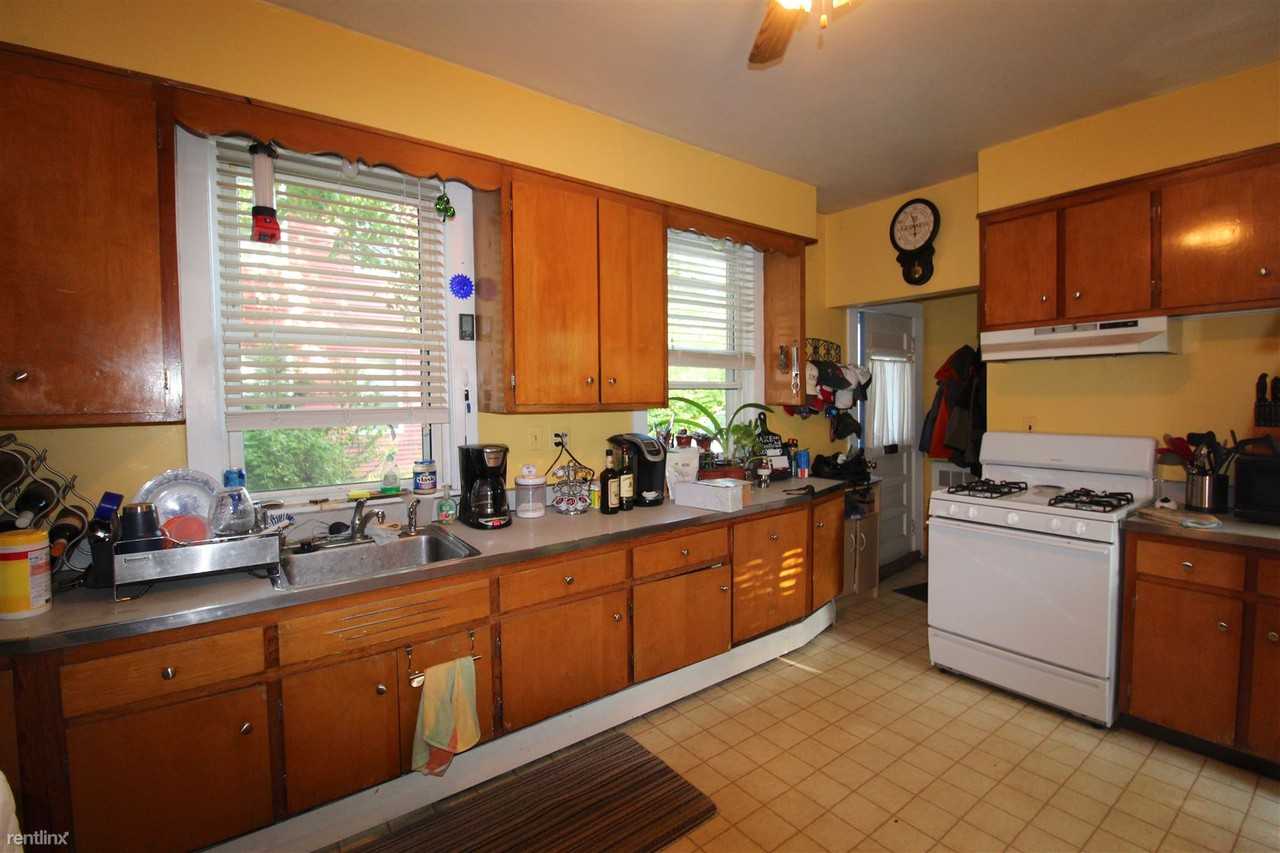 74 Morse St - Photo 2 of 10