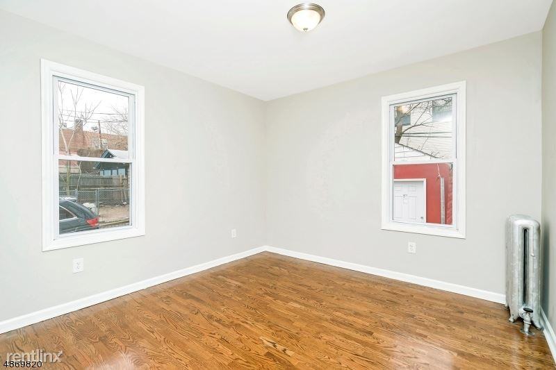 177 Weequahic Ave - Photo 2 of 15