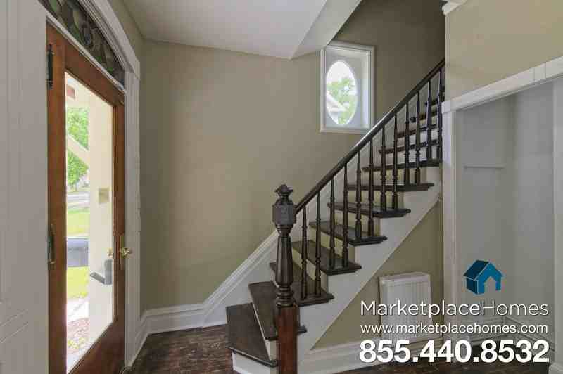 207 W Franklin St - Photo 3 of 18