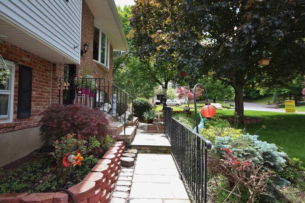 17 Valley Dr - Photo 2 of 17