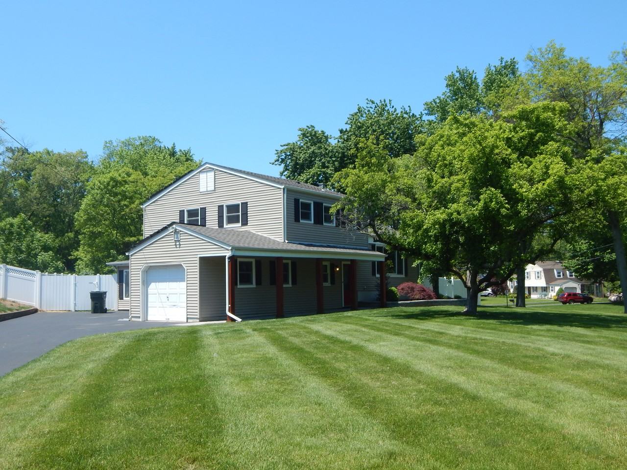 22 Magda Ln - Photo 2 of 26