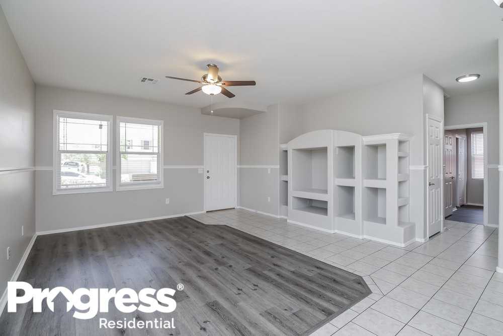 2928 S Vegas - Photo 3 of 15
