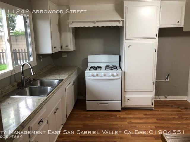 11242 Arrowood Street - Photo 3 of 15